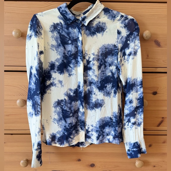Reformation blue and white tie dye button up shirt - Picture 2 of 4
